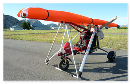 The Mustang 3 Wing folds back while still mounted to the aircraft, convenient for travel and storage